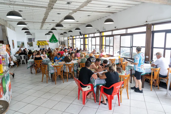 Matinhos registra 100% de ocupação hoteleira e comércio em alta antes do réveillon