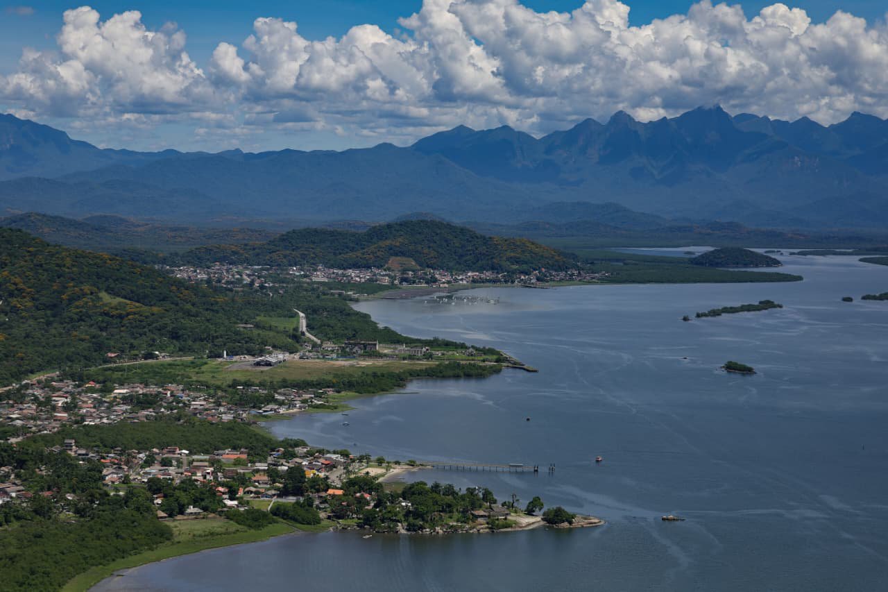 Paraná dividido: Fim de semana terá calor de 35°C no Oeste e recorde de frio no Leste; Litoral tem alerta de chuva