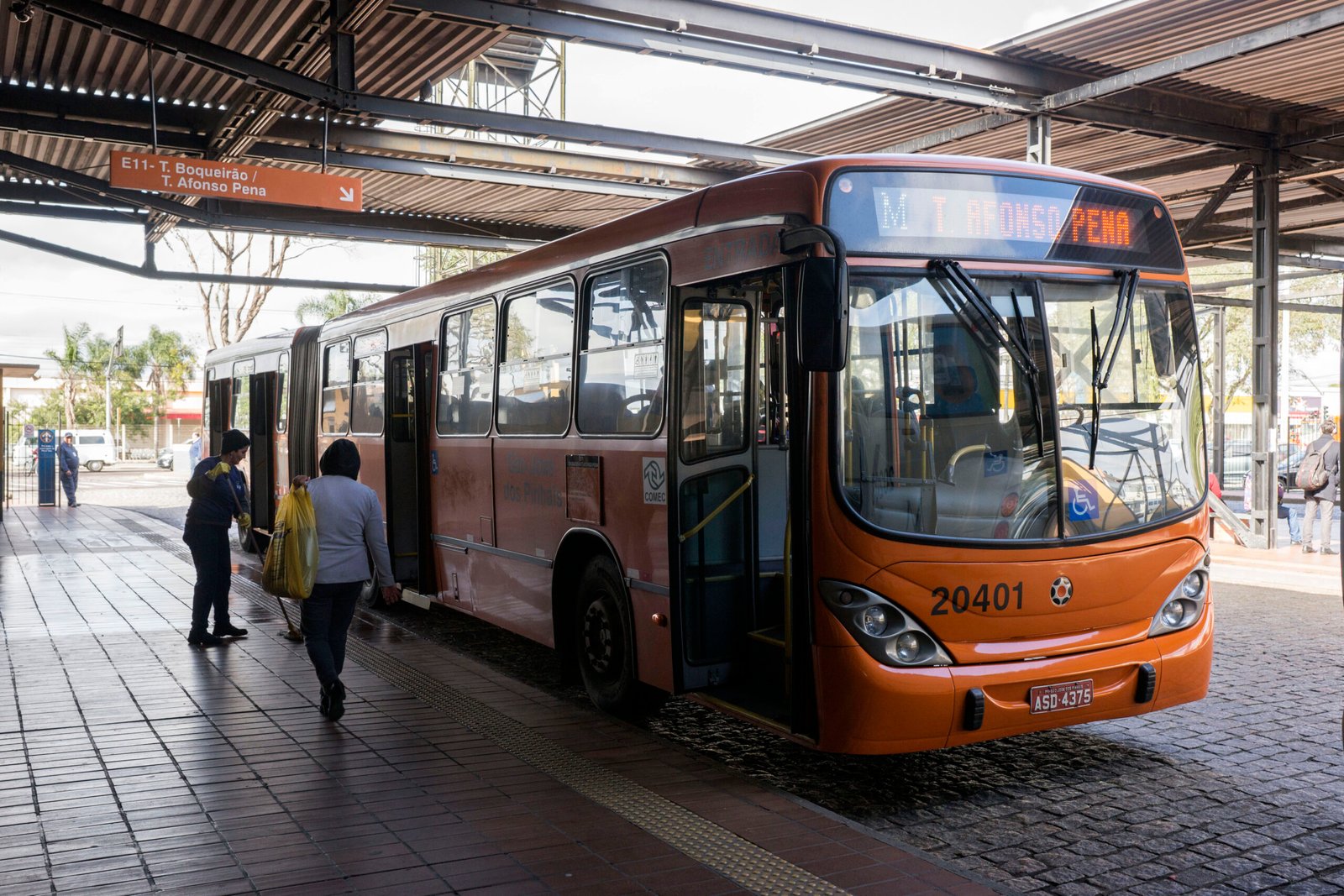 Fim da longa espera: Ônibus entre Curitiba e Aeroporto Afonso Pena passará a circular a cada 20 minutos