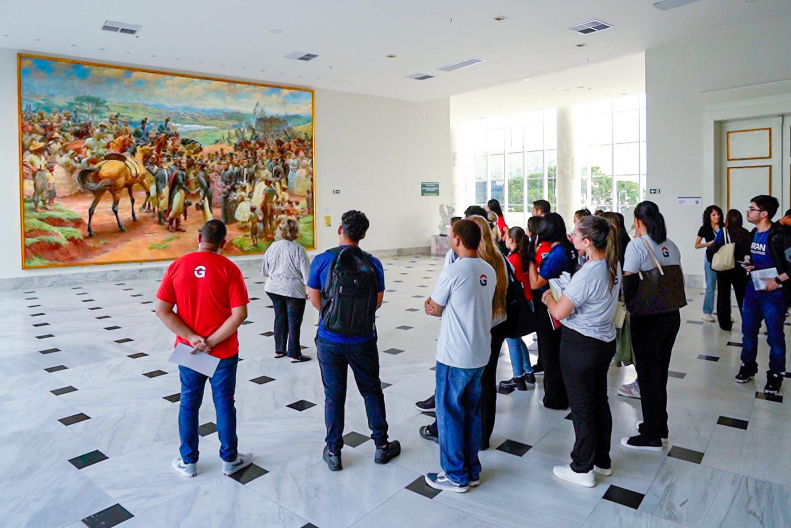 Você sabia que o Palácio Iguaçu é aberto ao público? Agende um tour pela história e arquitetura do Paraná