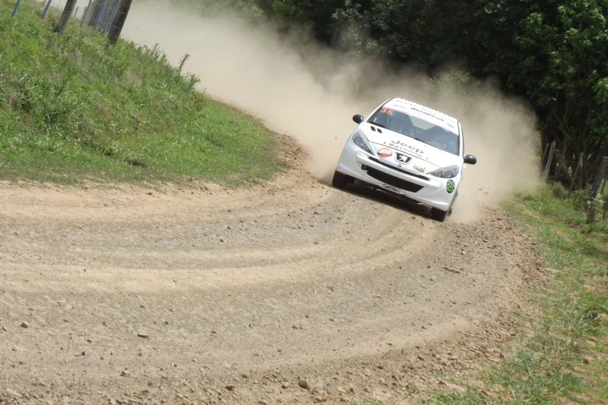 Motores ligados: Rally das Praias reúne pilotos e máquinas em Guaratuba neste fim de semana