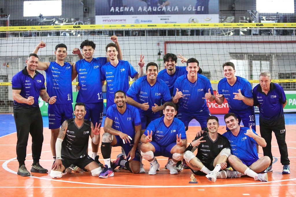 Projeto gratuito de vôlei oferece 150 vagas para adolescentes em Colombo