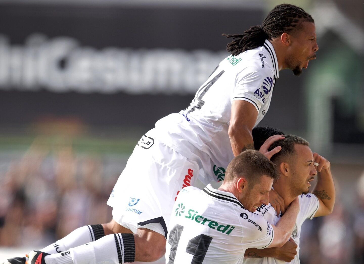Golaço de Feliciano salva o Fantasma e frustra vitória do Coritiba na ida da semifinal