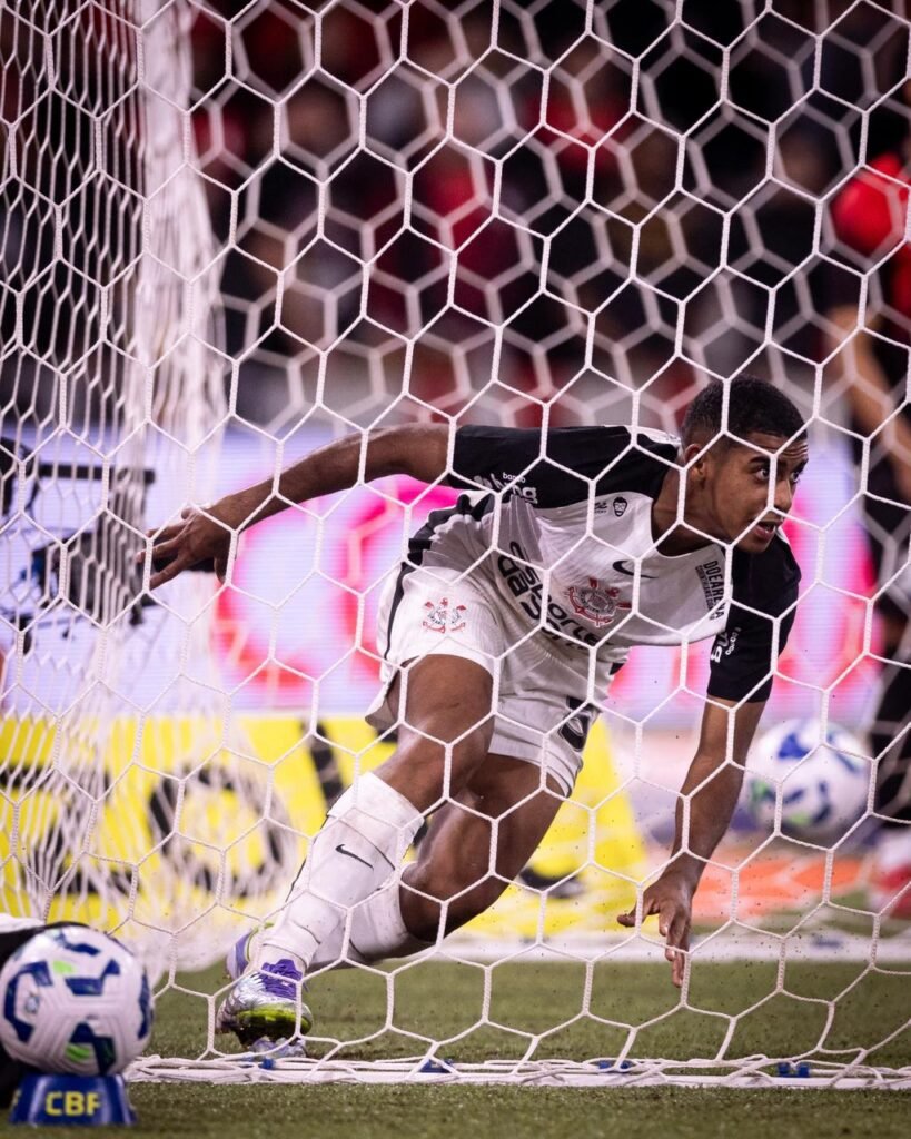 Furacão castigado: Athletico perde pênalti, domina segundo tempo, mas cai para o Corinthians na Ligga Arena