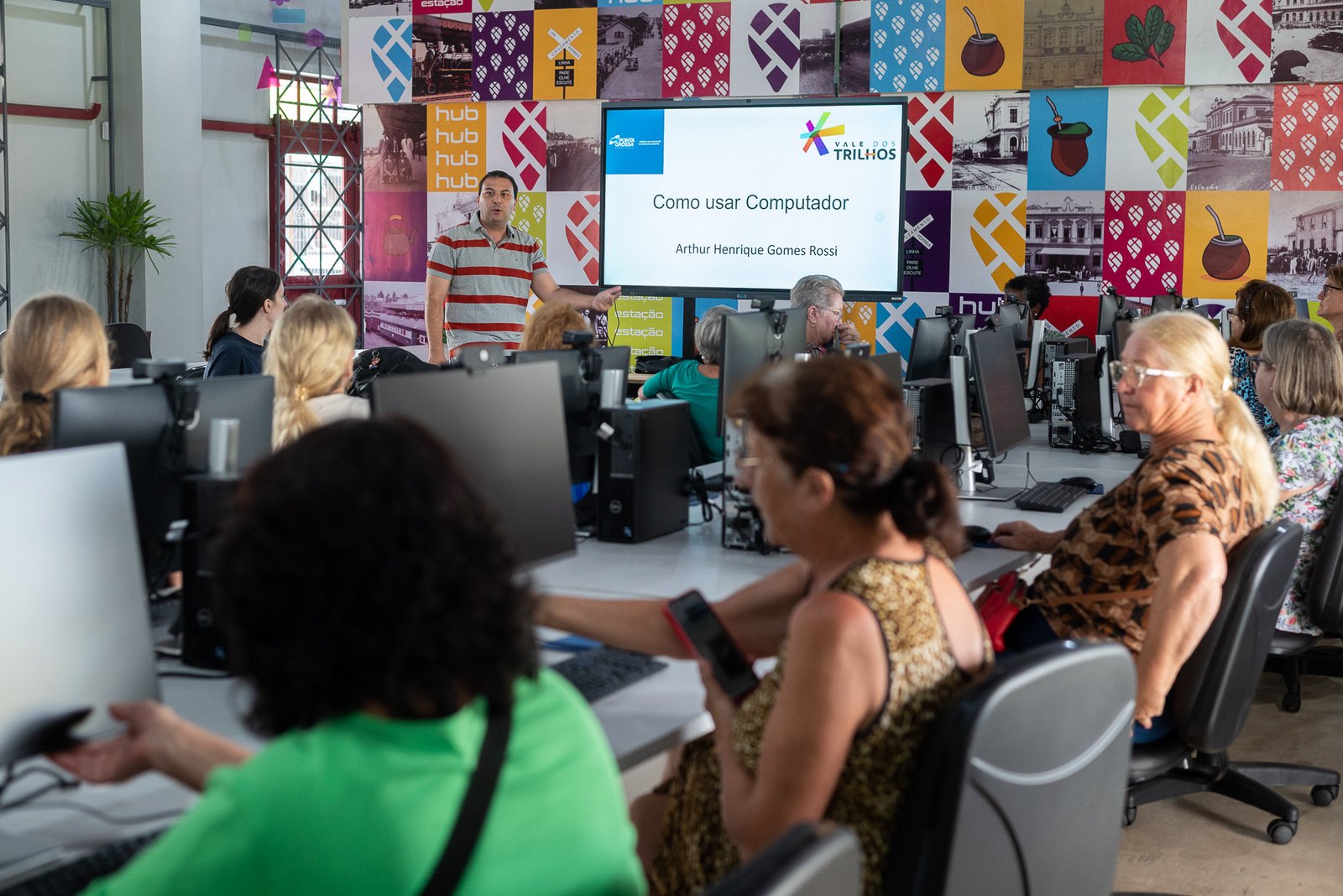 Conexão sem idade: Ponta Grossa promove Semana da Transformação Digital com foco em inclusão de idosos e segurança online