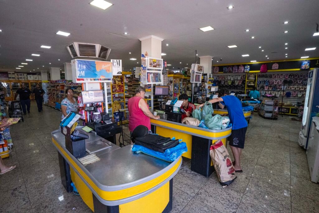 Varejo aquecido: comércio do Paraná cresceu quase o dobro da média nacional em 2025