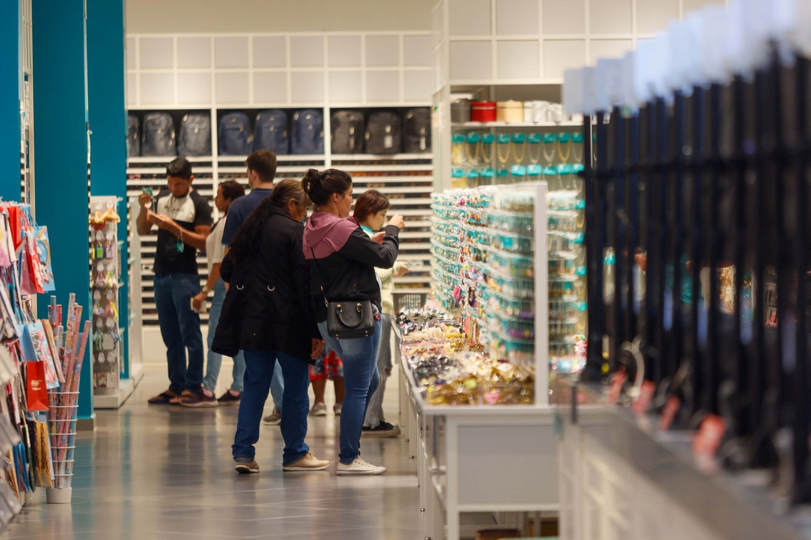 Varejo aquecido: comércio do Paraná cresceu quase o dobro da média nacional em 2025