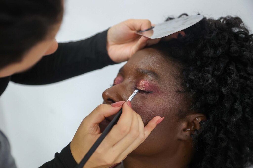 De graça na RMC: Projeto 'Empreendedoras da Beleza' abre novas turmas em Curitiba, Piraquara e São José dos Pinhais