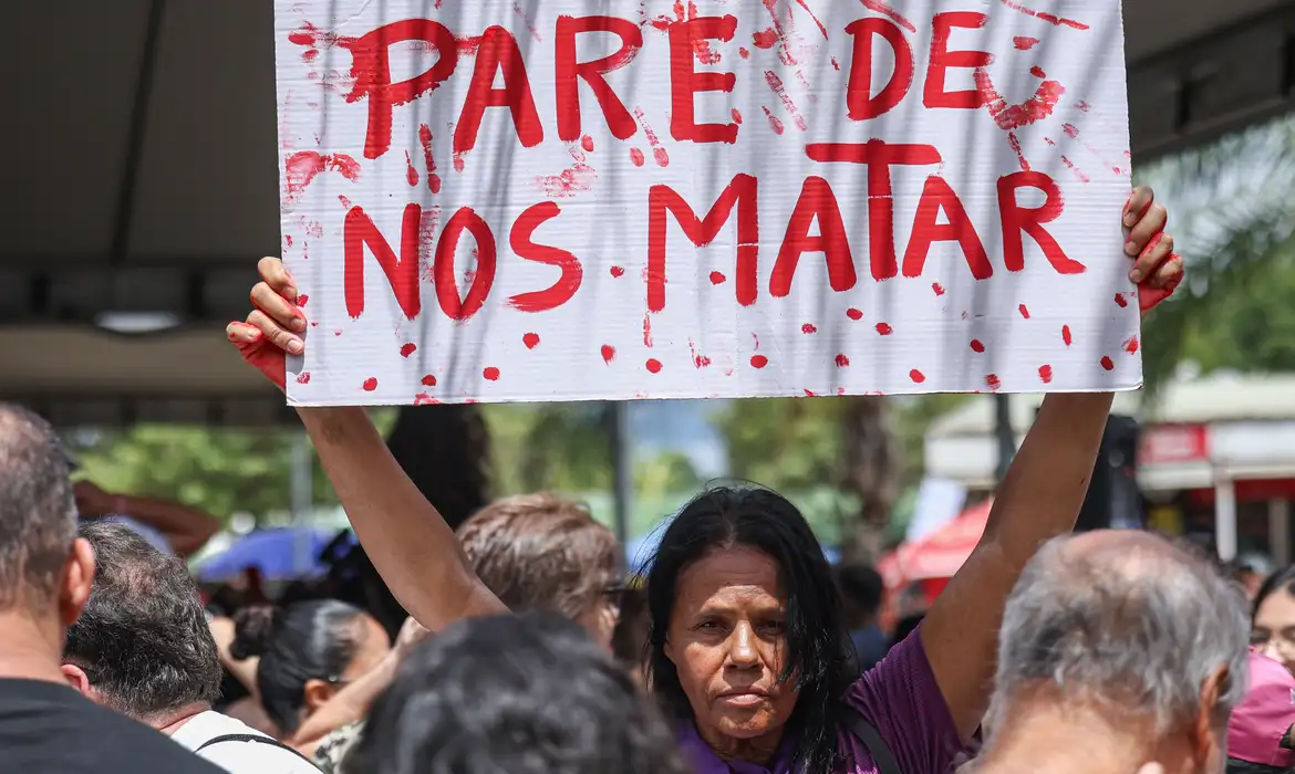 Feminicídio em pauta: Três Poderes lançam pacto nacional enquanto Paraná registra queda histórica na violência