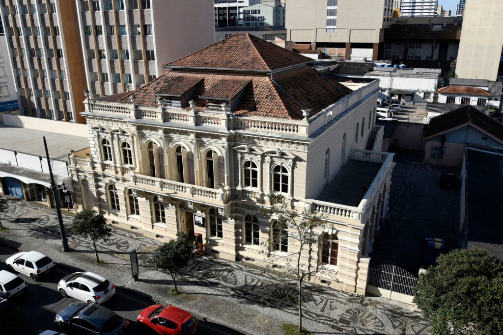 Fevereiro no MIS: Tour noturno pelo Palácio da Liberdade e encontro com 'Garibaldis e Sacis' marcam a agenda