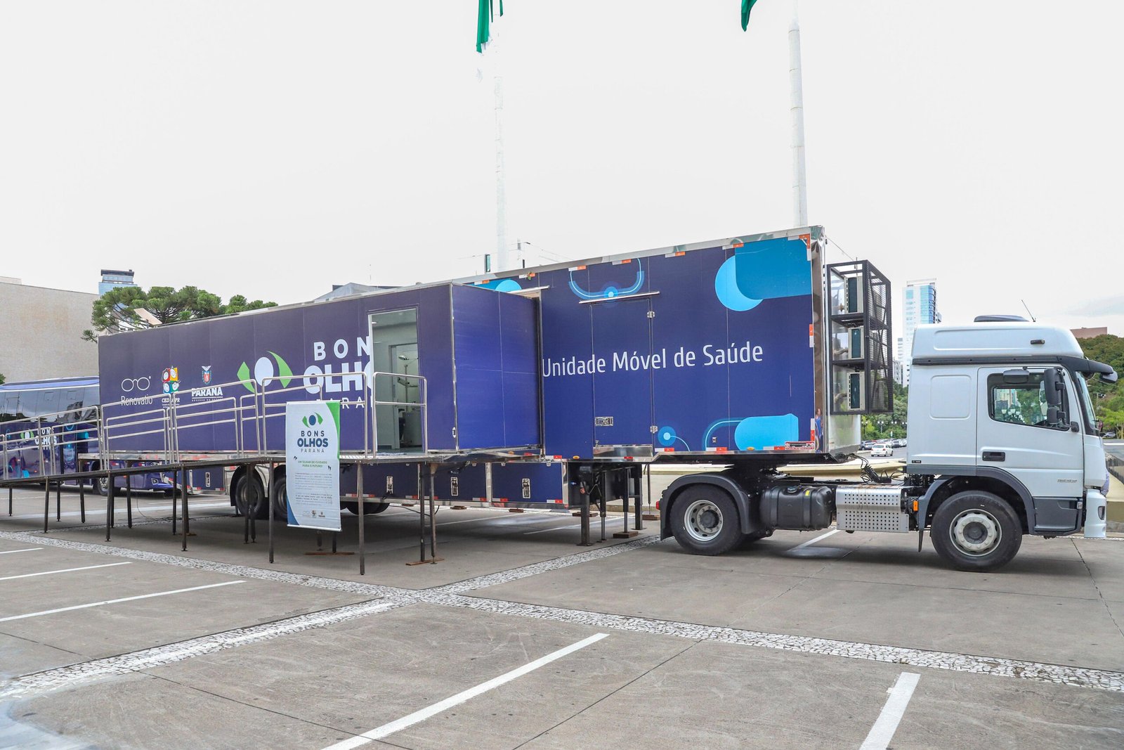 De óculos novos ao primeiro emprego: Paraná lança pacote de ações que une tecnologia, saúde e gestão para fortalecer a educação