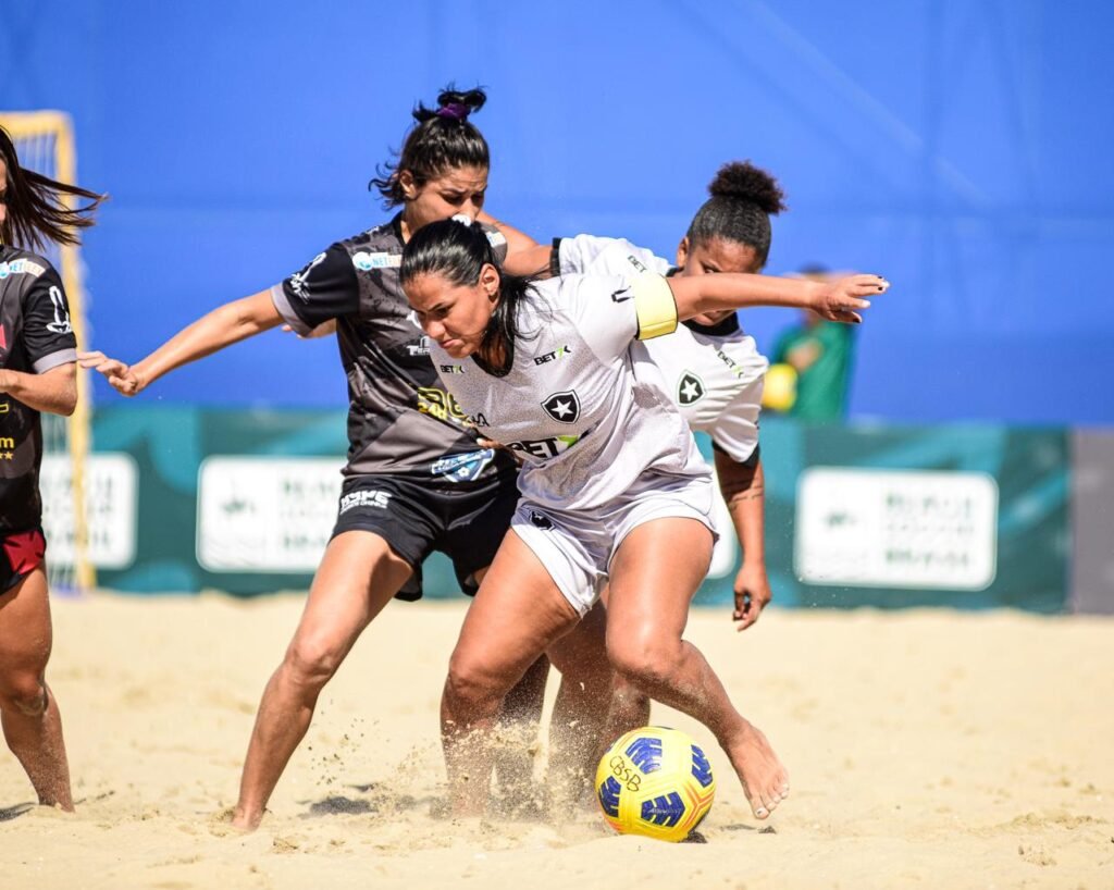 Paraná Clube e Athletico encaram gigantes na Copa do Brasil de Beach Soccer no Barigui
