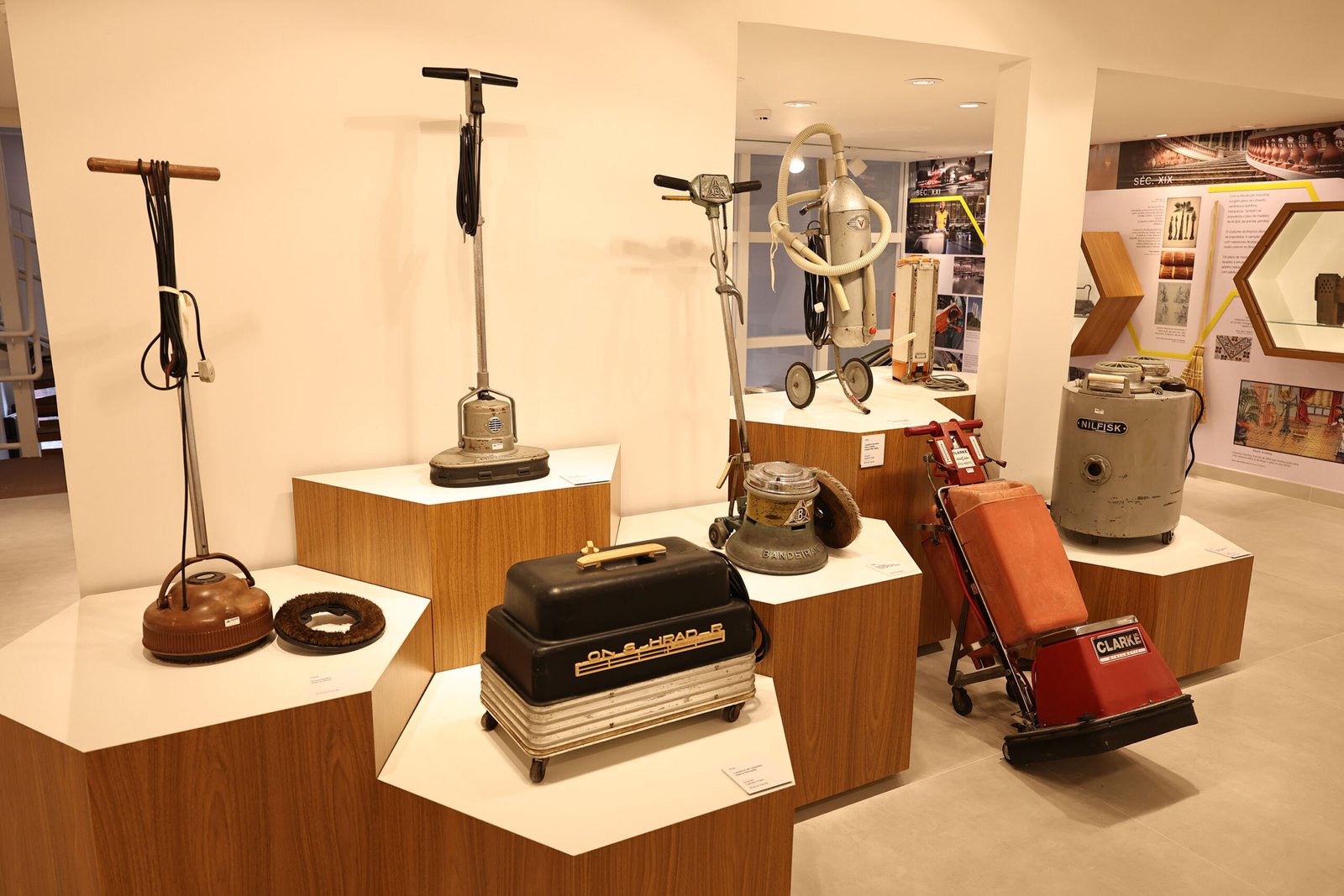 Primeiro Museu da Limpeza do Brasil abre as Portas em Curitiba para valorizar atividade essencial