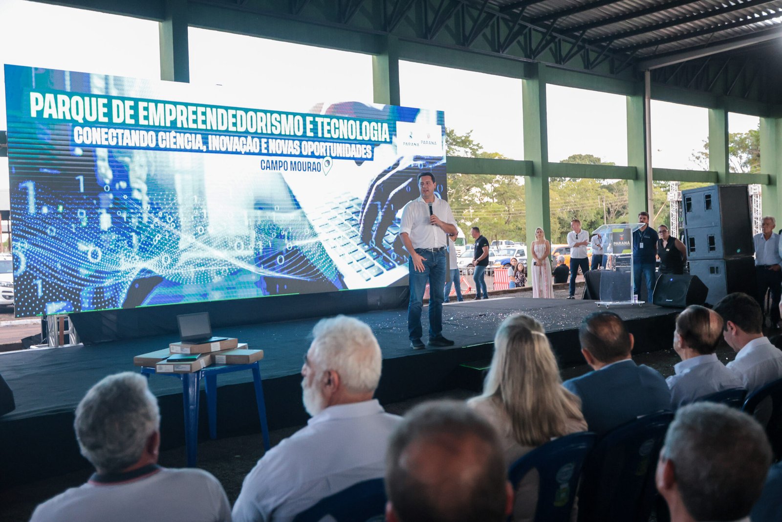 Após recuar da disputa presidencial, Ratinho Junior acelera entregas e foca em legado regional