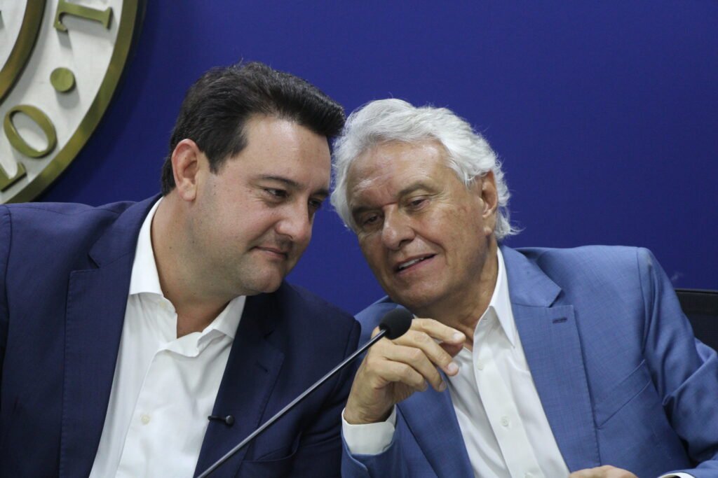 Ratinho Junior recusa vice de Flávio Bolsonaro e vai à TV testar favoritismo no PSD