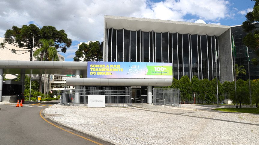 Desestatização da Celepar e fim da escala 6x1 pautam a agenda econômica da Assembleia Legislativa