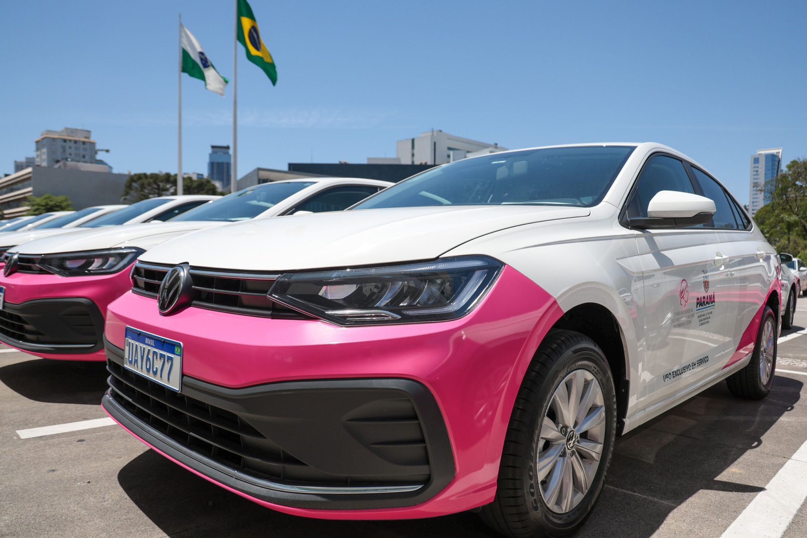 Mais 30 cidades do Paraná recebem veículos para fortalecer políticas públicas femininas