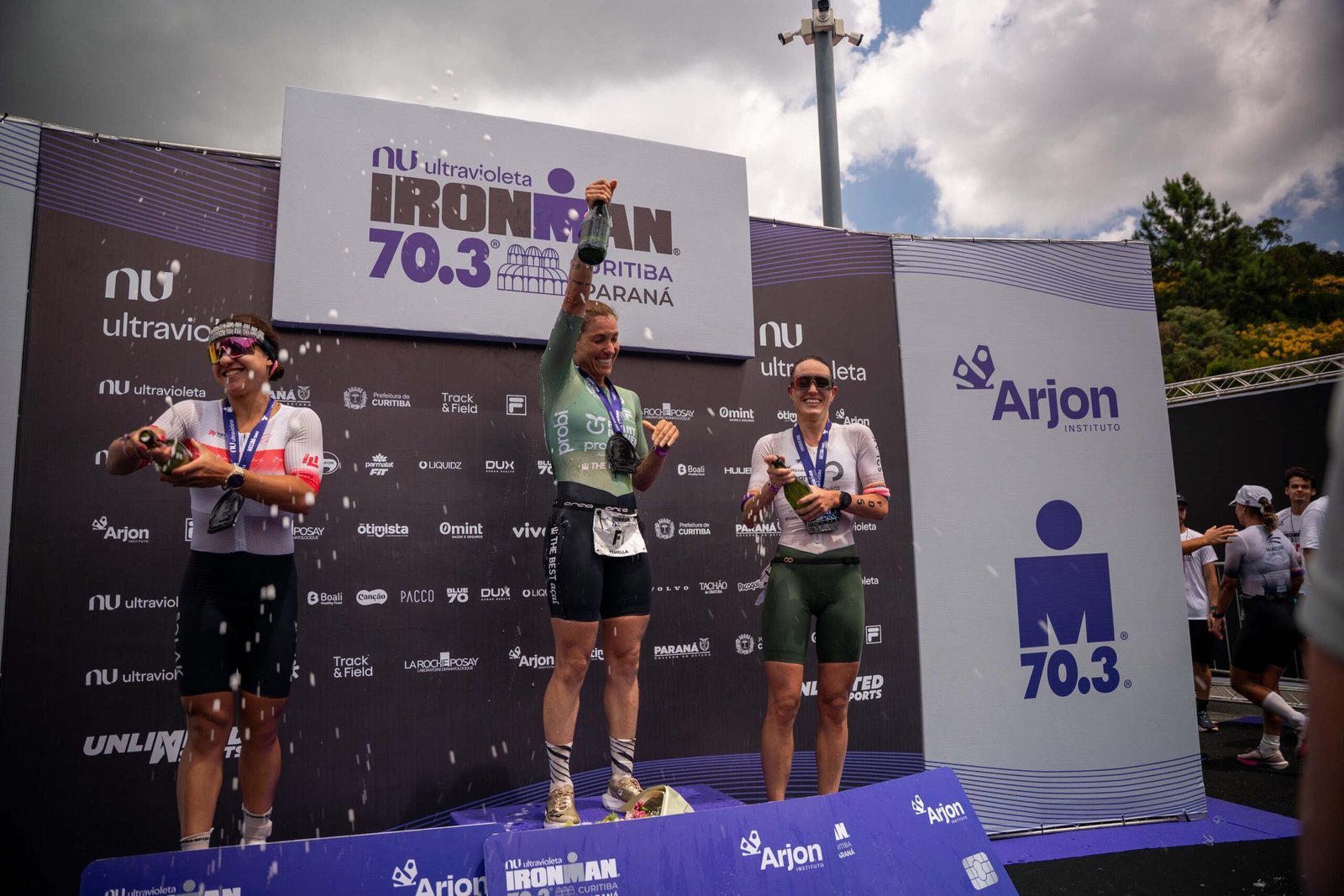 Brasileiros dominam o pódio na estreia do Ironman 70.3 em Curitiba com prata para atleta da casa