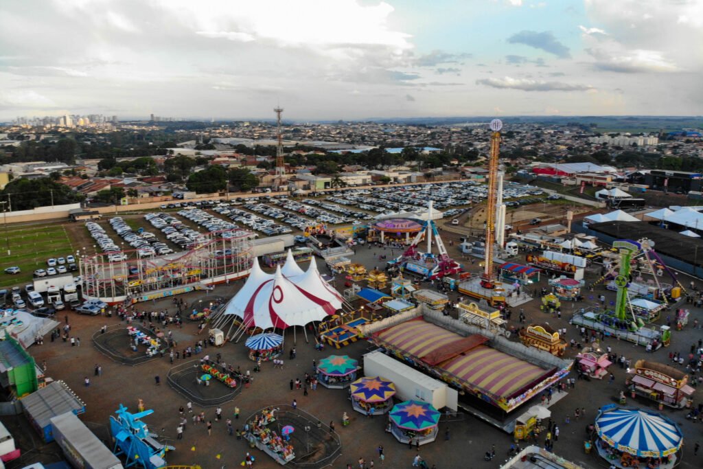 Paixão de Cristo, ExpoLondrina e gastronomia embalam o turismo paranaense neste mês
