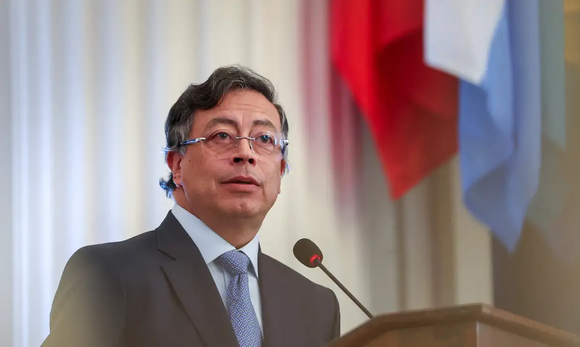 Crise andina: Petro acusa Equador de bombardear Colômbia e deixar 27 mortos; Noboa nega