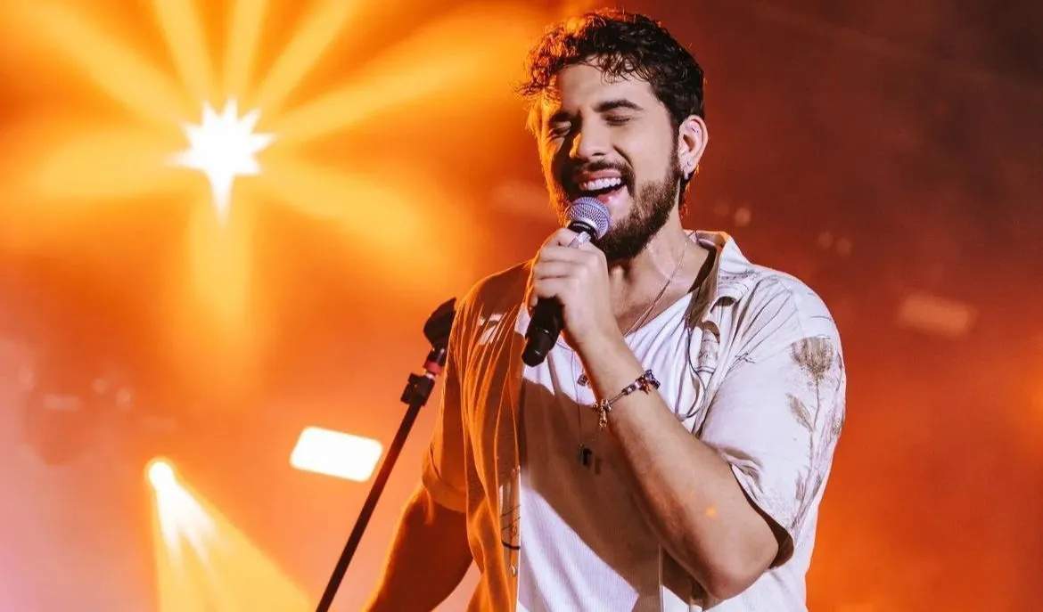 Aniversário de Curitiba: capital faz 333 anos com mega show sertanejo na Rua XV