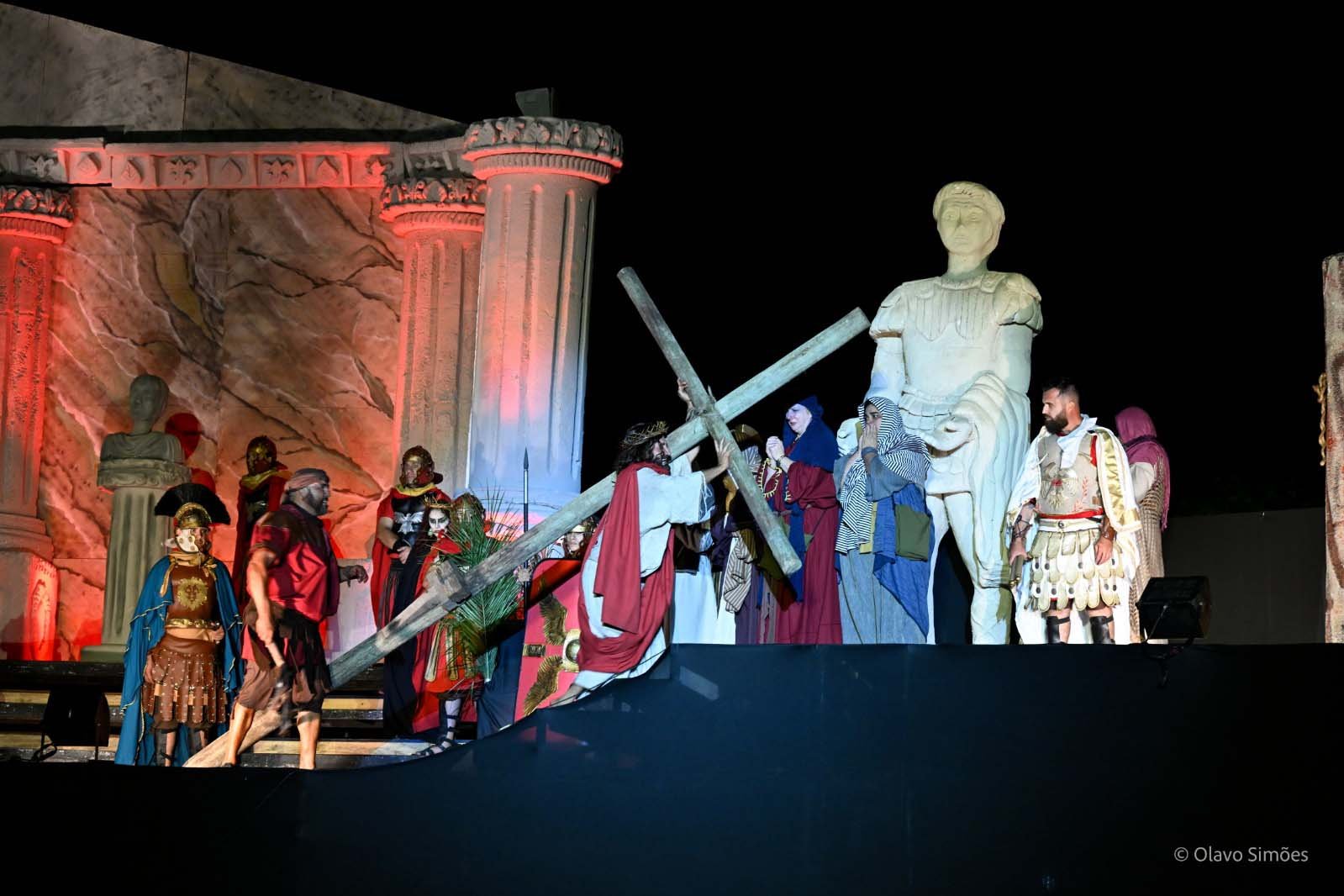 Tradição e fé: encenações da Paixão de Cristo tomam as ruas de Curitiba e Maringá nesta semana