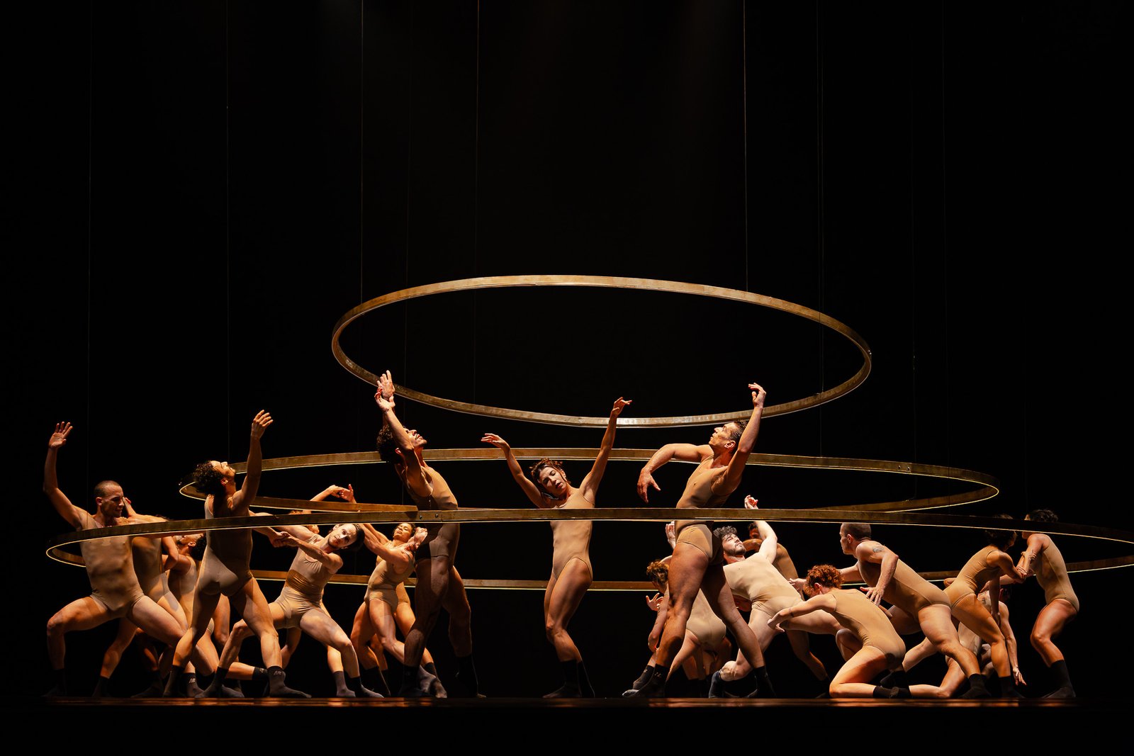 Balé Teatro Guaíra estreia "Tempo de Movimento" ao som da Orquestra Sinfônica do Paraná