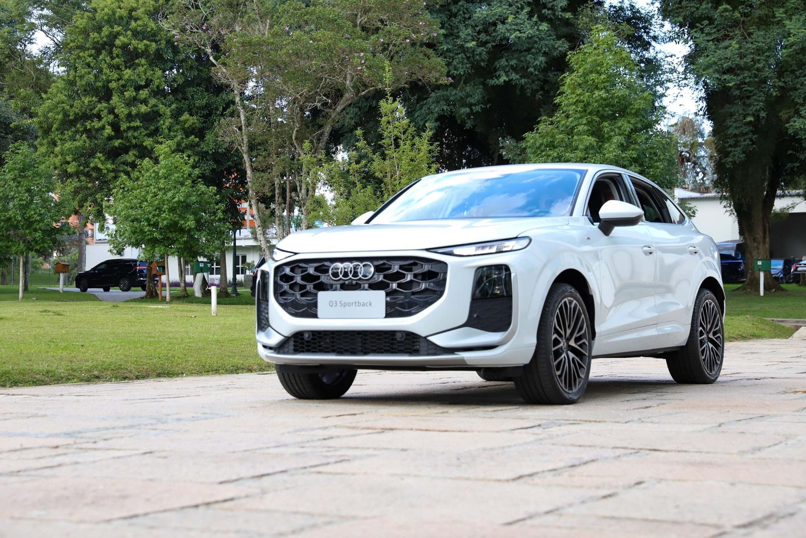 Novo Audi Q3 fabricado no Paraná chega às lojas em maio após investimento de R$ 50 milhões