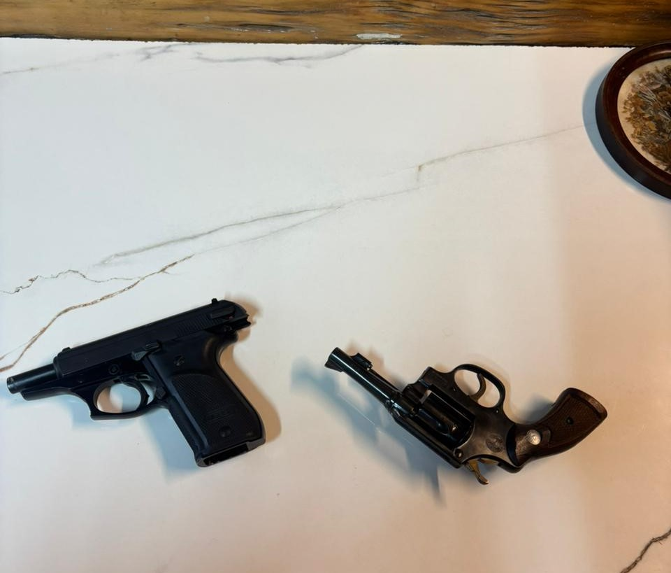 Homem é preso com arsenal de 600 munições após efetuar disparos no bairro Vila Izabel