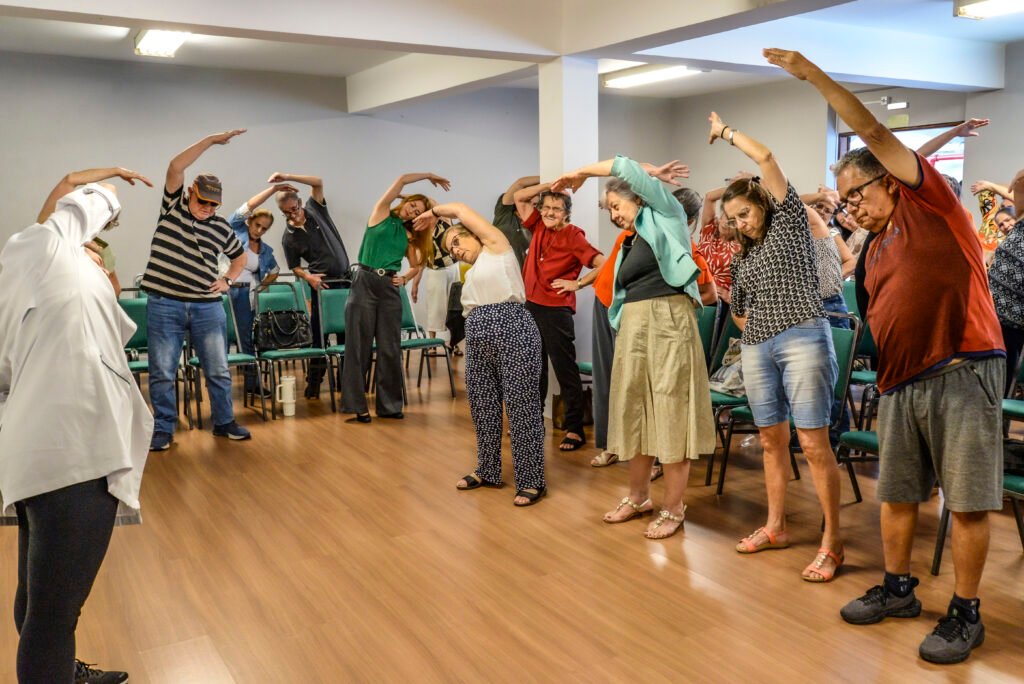 Inversão demográfica: Curitiba já registra mais idosos do que crianças, aponta IBGE