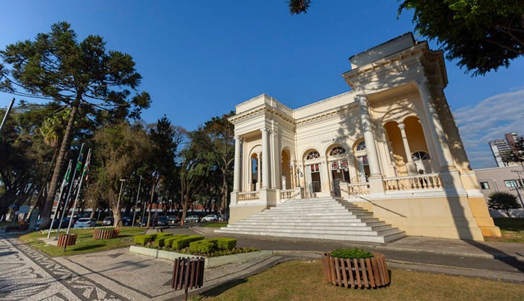 Turismo em Curitiba: fundo municipal quer atrair 10 milhões de visitantes até 2030