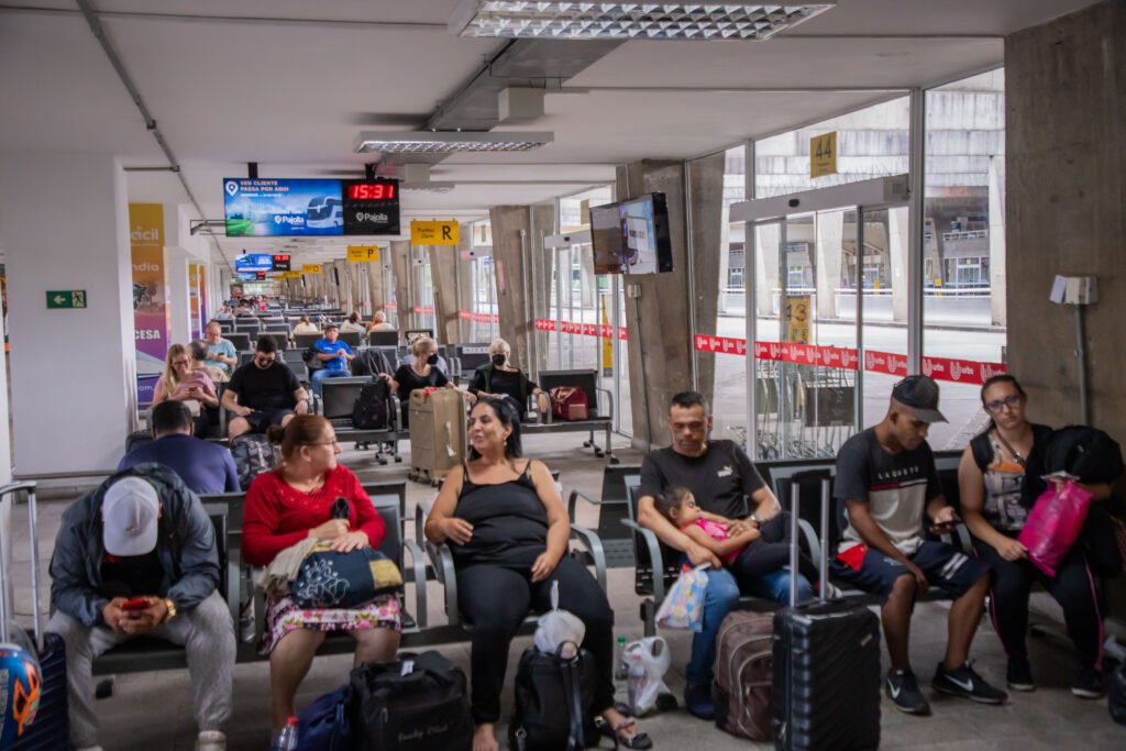 Dia do Trabalhador: Rodoviária de Curitiba reforça operação para 24 mil embarques