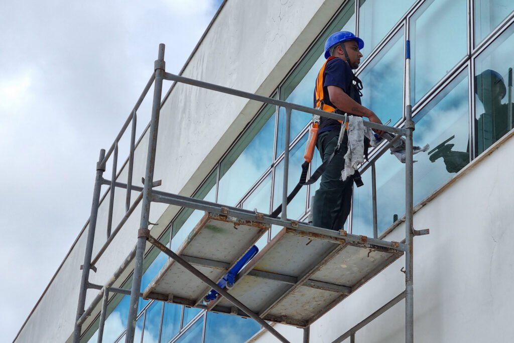 Curitiba, Maringá e Londrina lideram geração de empregos formais no Paraná