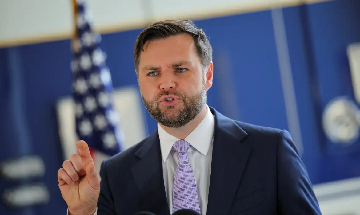 Tensão no Oriente Médio: Trump envia delegação ao Paquistão para negociar com o Irã sob ameaças de ataque