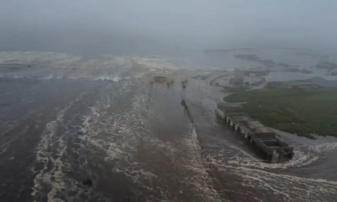 Terremoto de magnitude 7,5 atinge o Japão e dispara alertas de tsunami