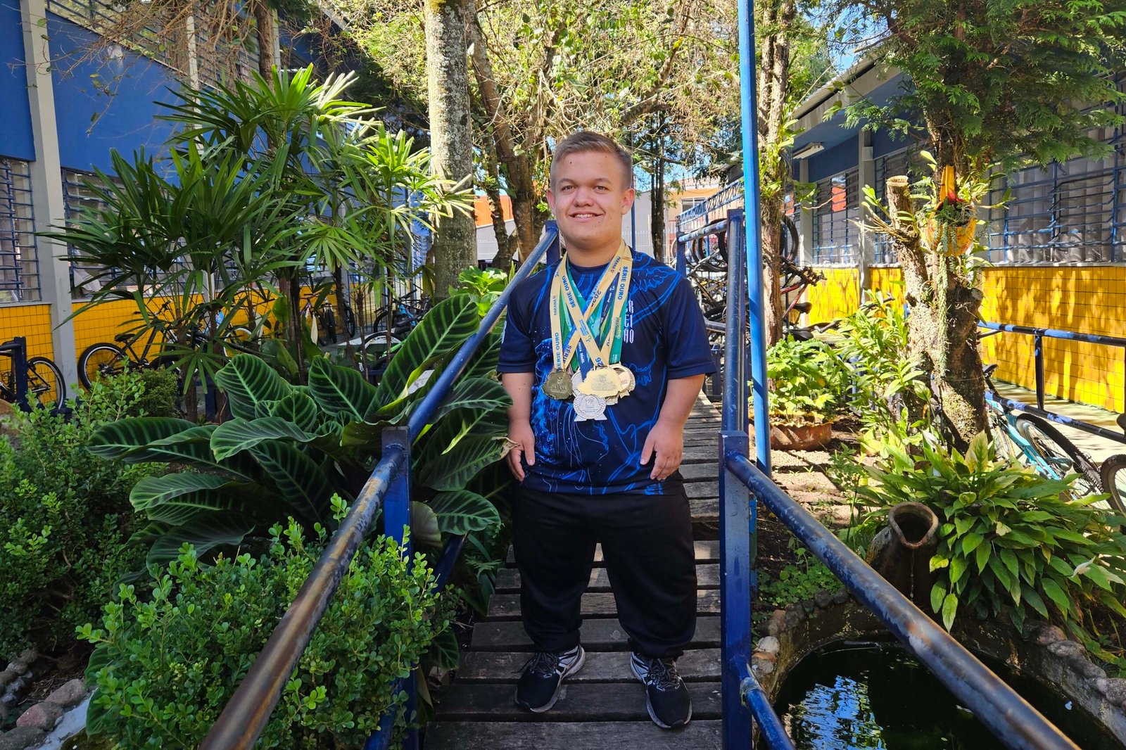 Superação e Ouro: Curitiba domina 2ª etapa dos Jogos Paradesportivos; estudante da rede estadual brilha no badminton