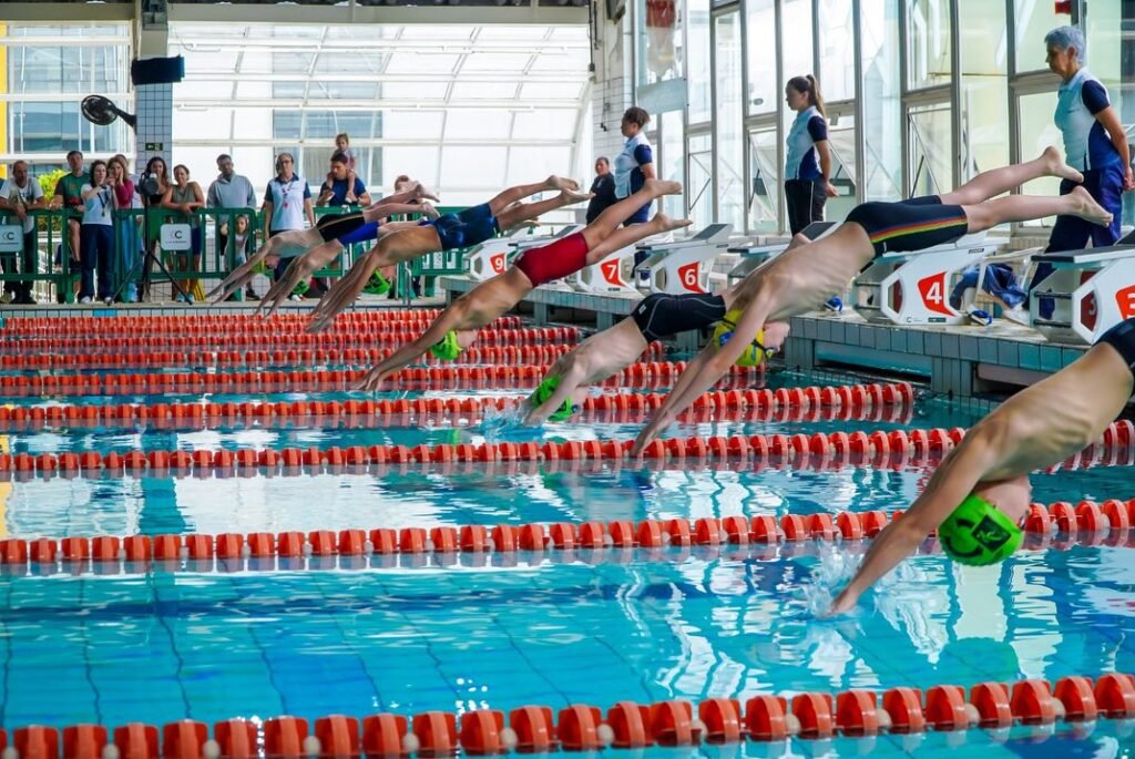 Promessas das piscinas: Colombo sedia Campeonato Paranaense de Inverno de Natação de base
