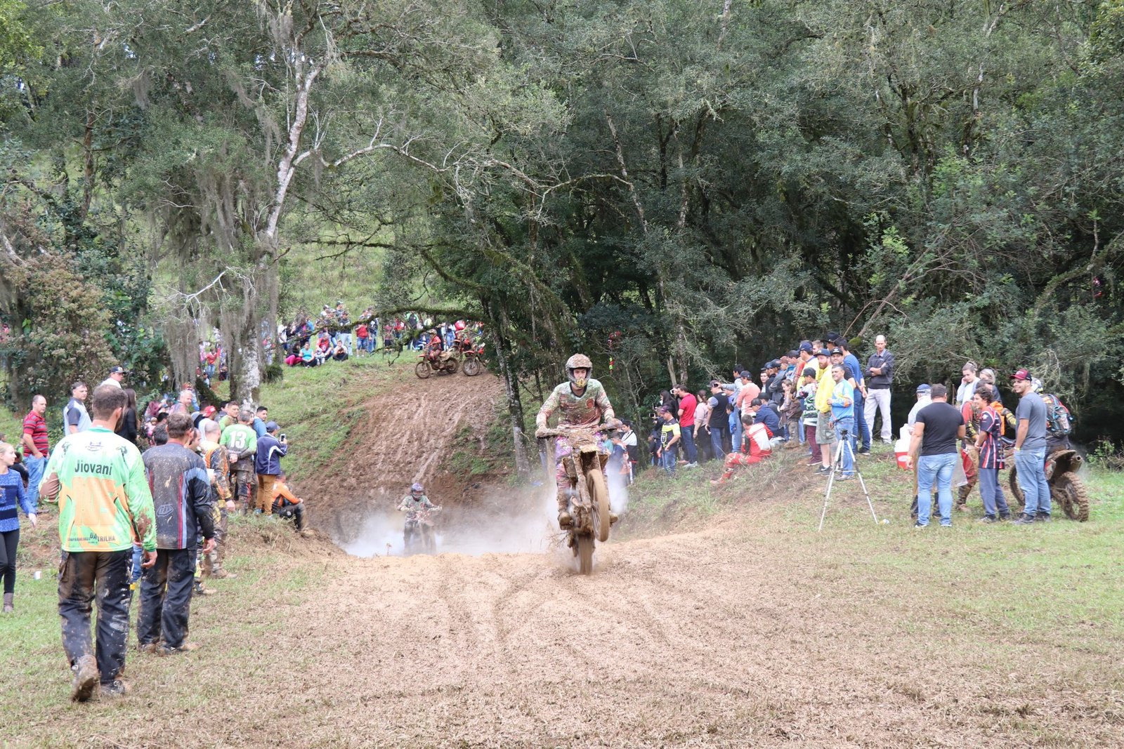 Esporte e adrenalina: Piên sedia o 18º Tombo na Lama, maior encontro de trilheiros do Paraná