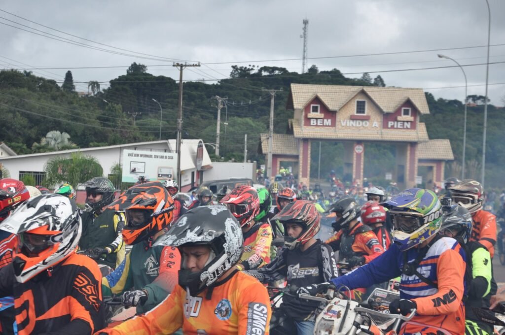Esporte e adrenalina: Piên sedia o 18º Tombo na Lama, maior encontro de trilheiros do Paraná