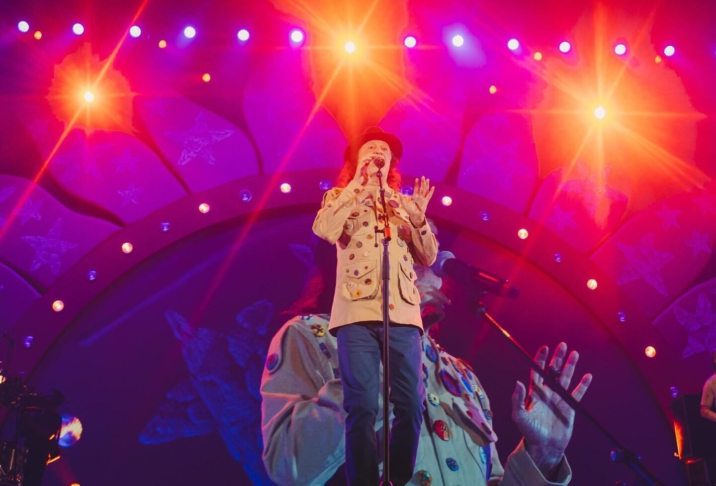 Aos 80 anos e com energia de sobra, Alceu Valença traz a turnê histórica "80 Girassóis" a Curitiba