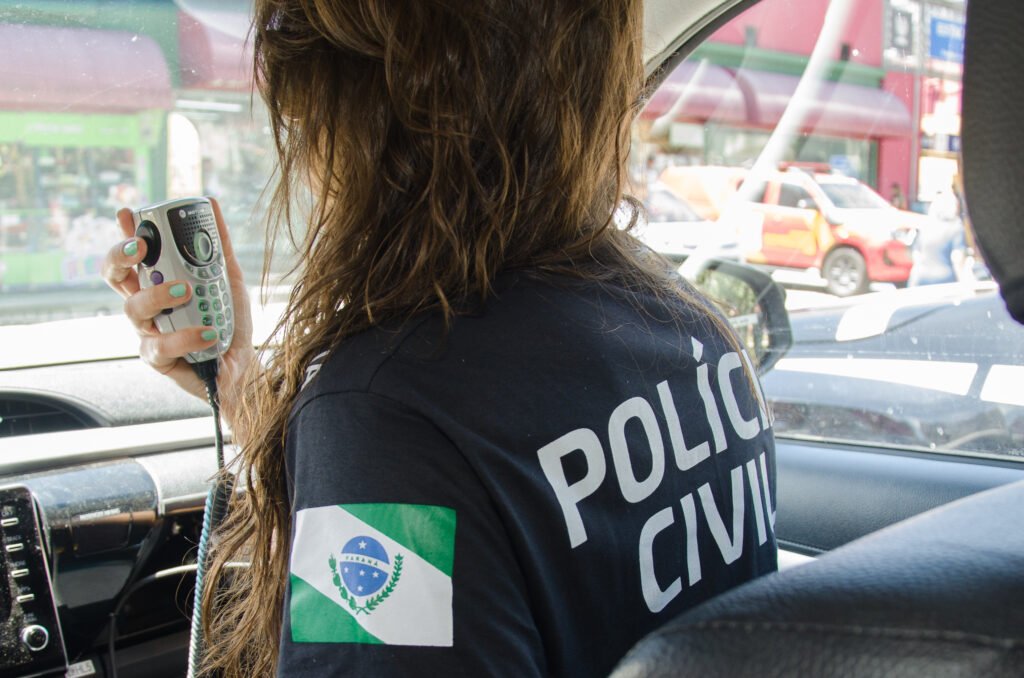 De facadas a invasões de domicílio: polícia tira de circulação cinco agressores de mulheres na RMC