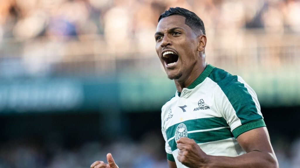 Coritiba 2x0 Atlético-MG: Coxa se impõe no Couto Pereira e cola no pelotão de frente do Brasileirão