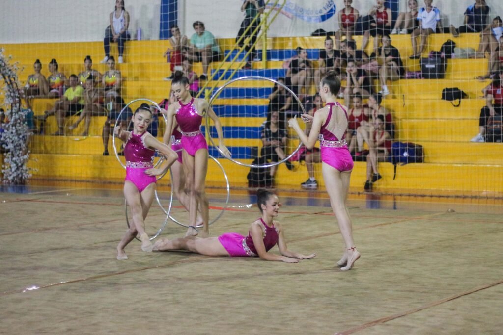 Rumo ao Pan-Americano: atletas da Seleção Brasileira disputam o Estadual de Ginástica no Capão da Imbuia