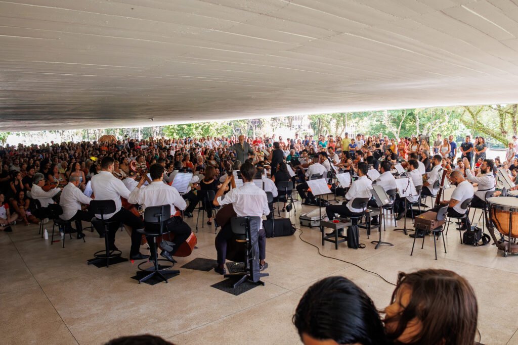 Música clássica ao ar livre: Orquestra apresenta Beethoven e Mozart de graça no MON