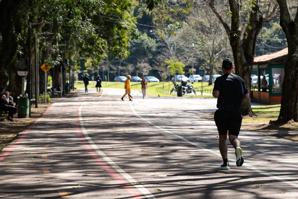 Após domingo de chuvas recordes no Oeste, Paraná terá semana de calor e pancadas isoladas