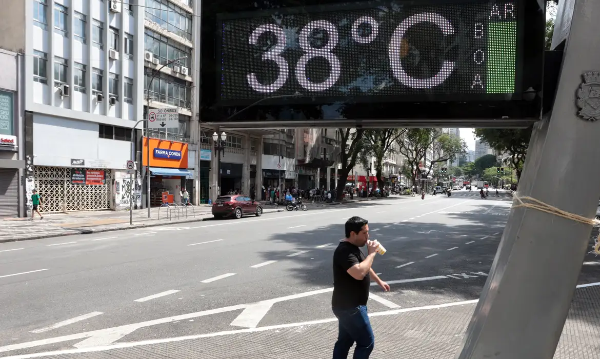 Calor extremo ameaça produção de alimentos no mundo e afeta 1 bilhão de pessoas, alerta ONU