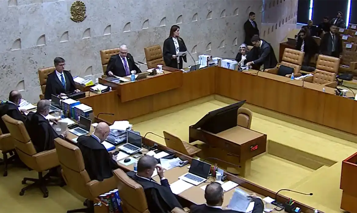 STF derruba, por unanimidade, lei de SC que proibia cotas raciais em universidades