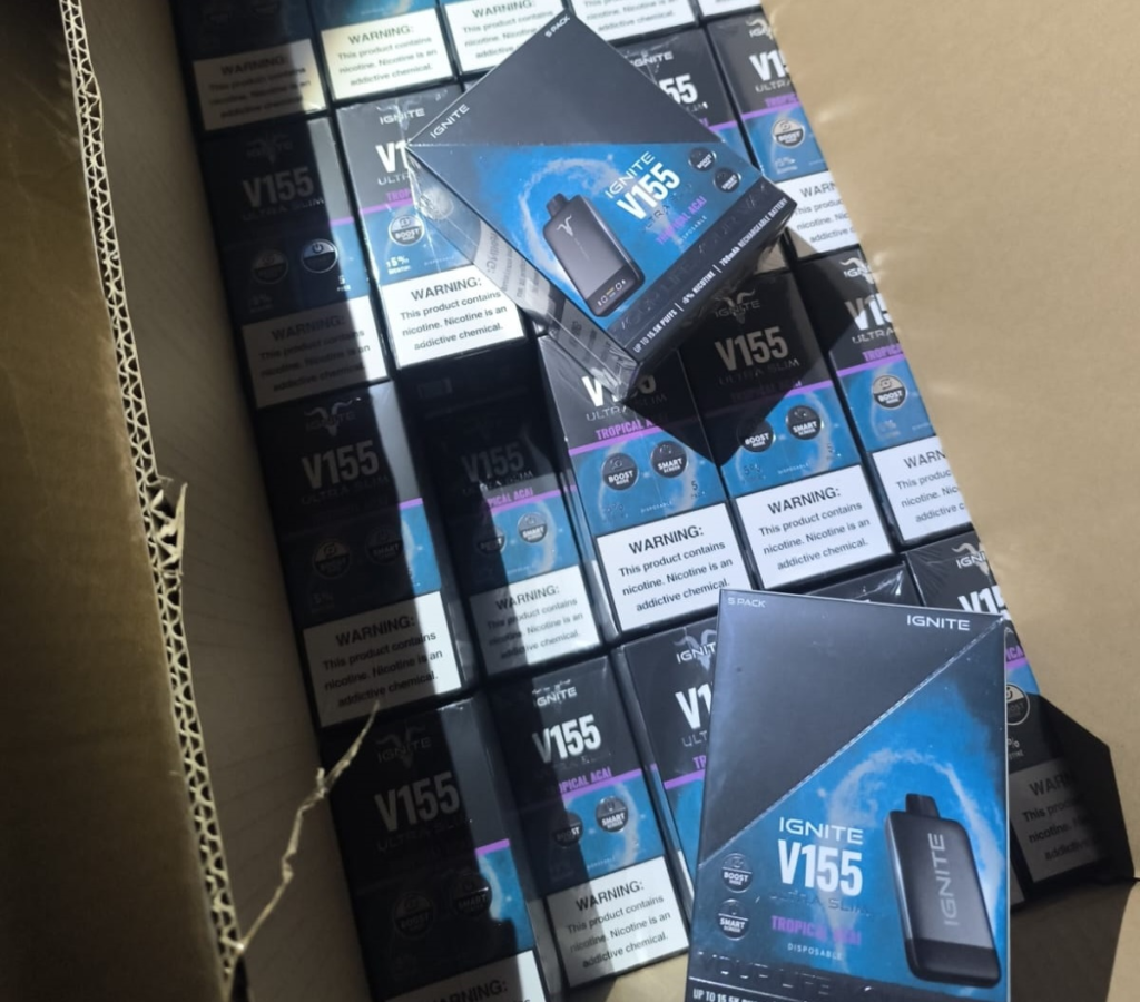 Carga milionária: PMPR apreende 40 mil cigarros eletrônicos em fundo falso de caminhão na RMC