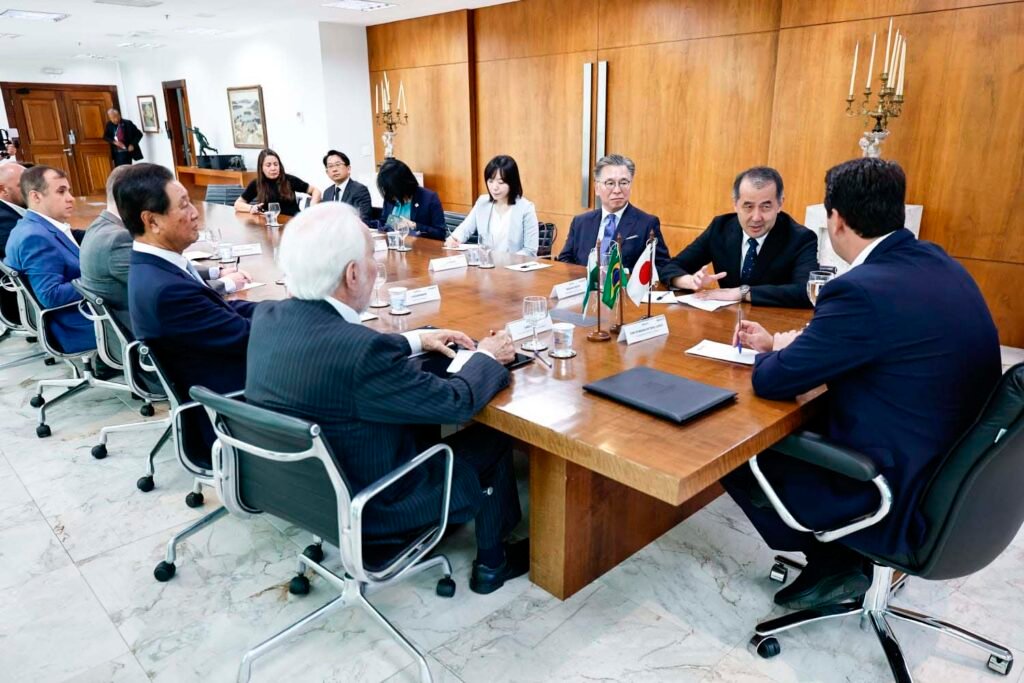 Relações Brasil-Japão: Ratinho Junior recebe diplomata Noguchi Yasushi em Curitiba