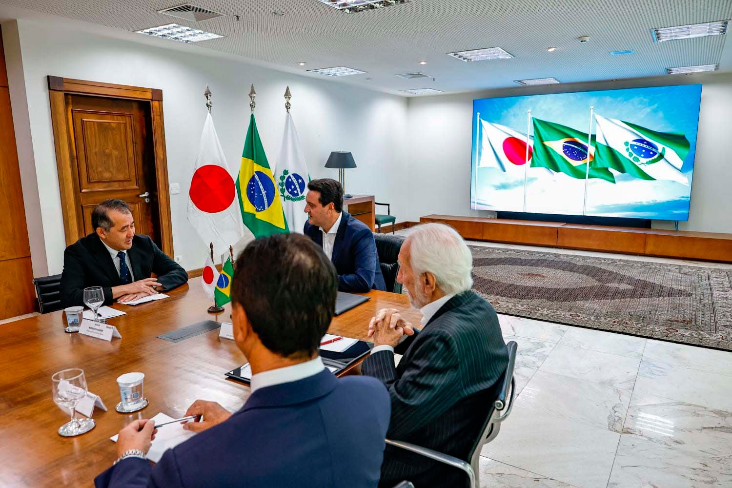 Relações Brasil-Japão: Ratinho Junior recebe diplomata Noguchi Yasushi em Curitiba